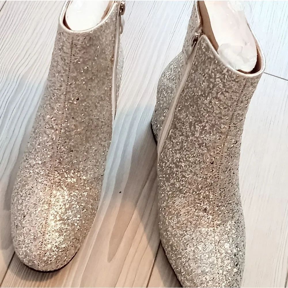 (S-4563) Women's Silver Boots Sz 36 (5.5)